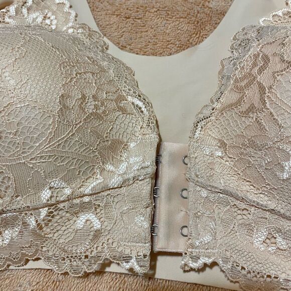 Peach front closure light padded bra - Picture 4 of 8